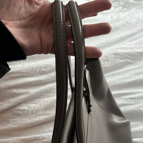 Authentic Tory Burch Handbag - Picture 9 of 10